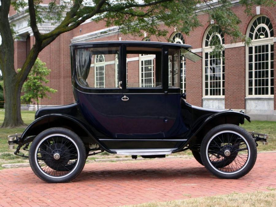  Detroit Electric Coupe 1922 года  (фото 2 из 4)